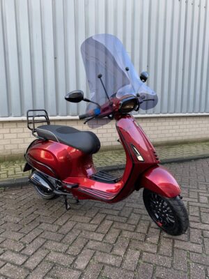 Vespa Sprint Candy Red