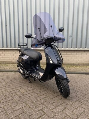 Vespa Sprint Carbon Black