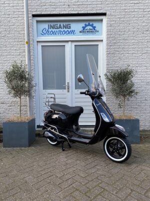 Vespa LX 50 Black
